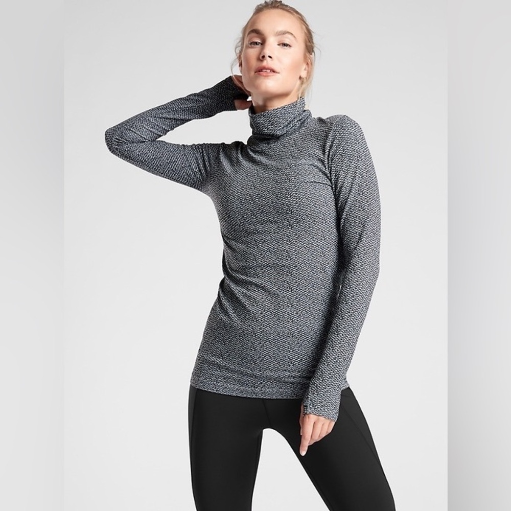 Athleta Women’s Flurry Peak Turtleneck Black & White Size Small